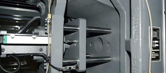 低慣量注塑機切換結構